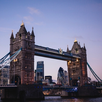 Tower Bridge, London. London With Kids: Transport, Eats & Sleeps. Everything you need to know to plan affordable travel in London with kids.